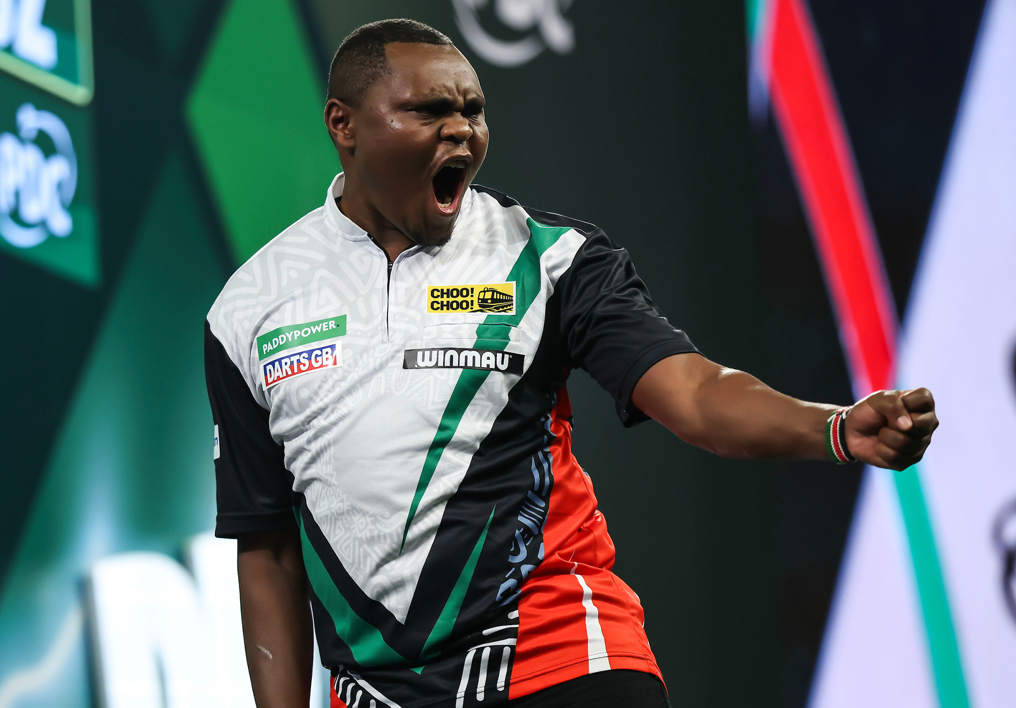 ムニュア、ケニア人初の快挙達成!ヴァン・ガーウェンは辛勝